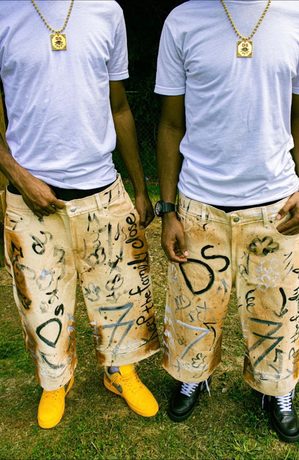 3/4 graffiti jorts