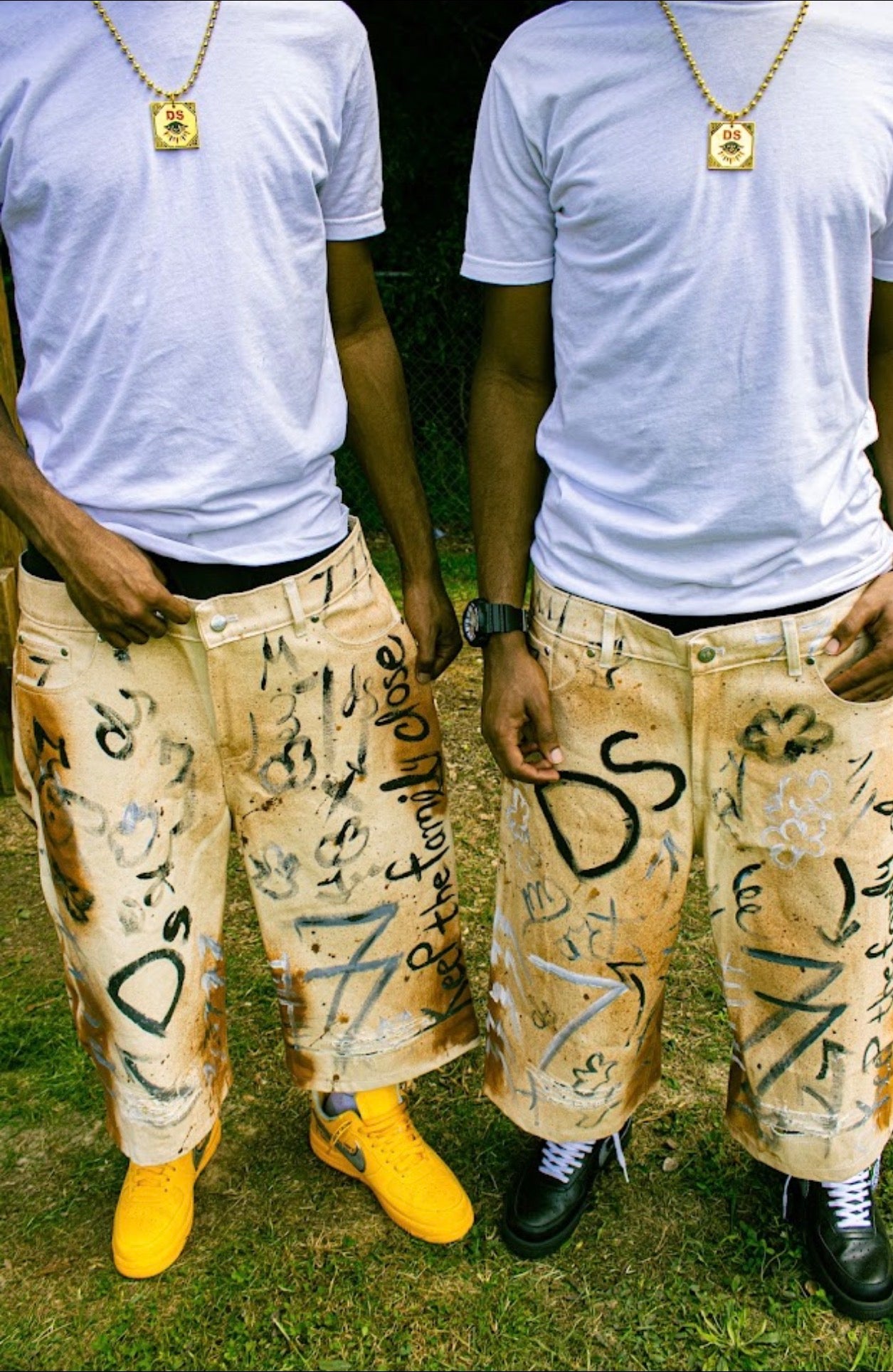 3/4 graffiti jorts